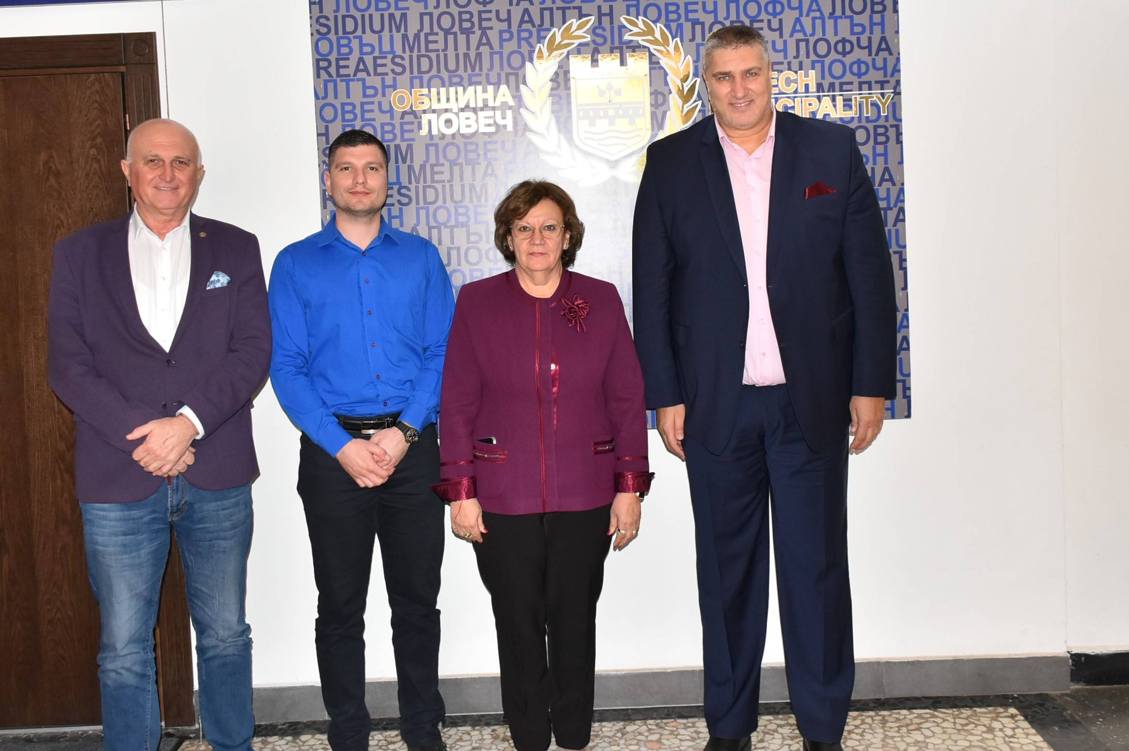 Кметът Корнелия Маринова и президентът на БФВ Любо Ганев разширяват хоризонта пред волейбола в Ловеч